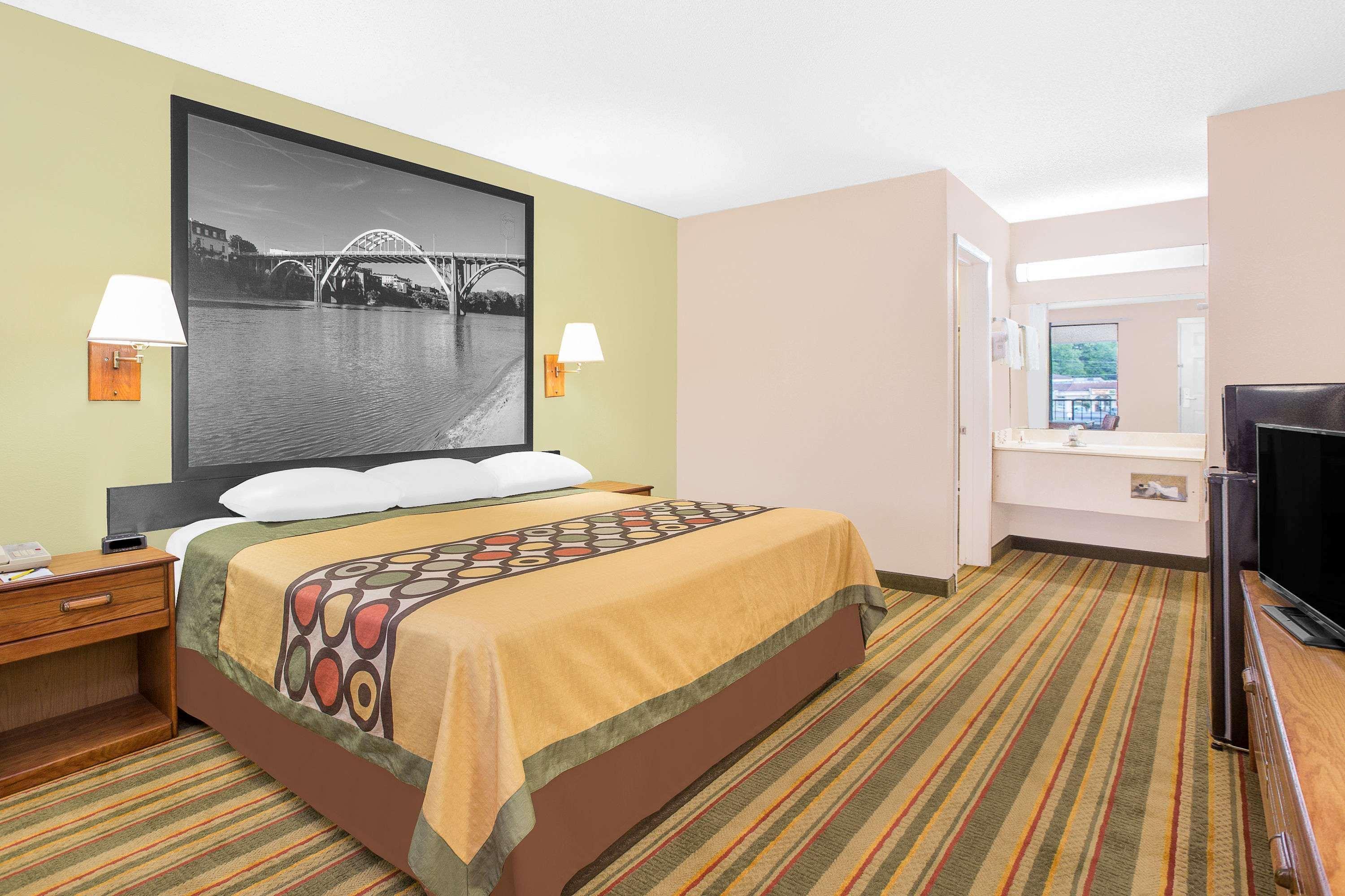Super 8 By Wyndham Eufaula Hotel Exterior photo